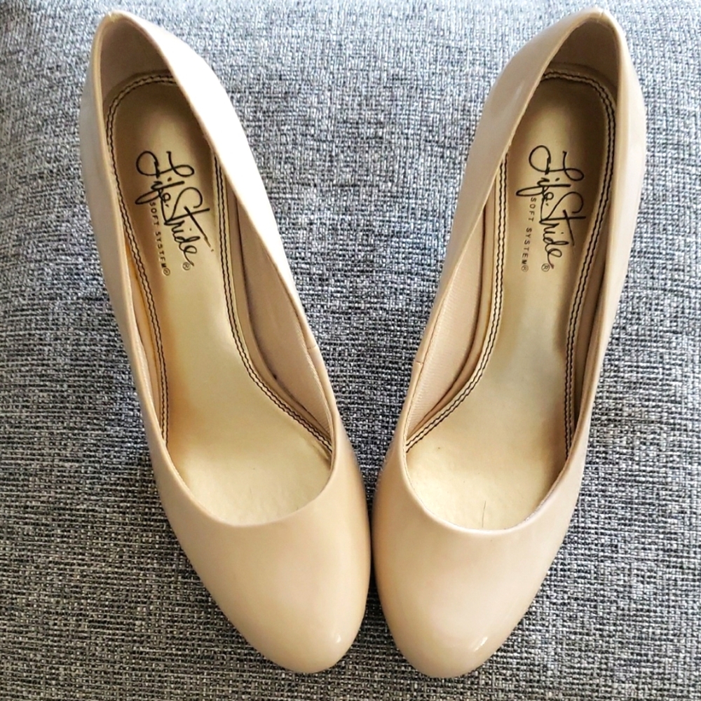 Life Stride Nude Patent Round-Toe Heels